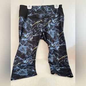 DOP Woman’s Athletic Capri Pants